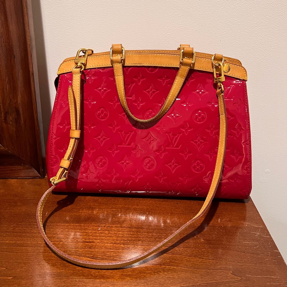 Excellent condition Louis Vuitton Vernis Brea 2-Way Bag